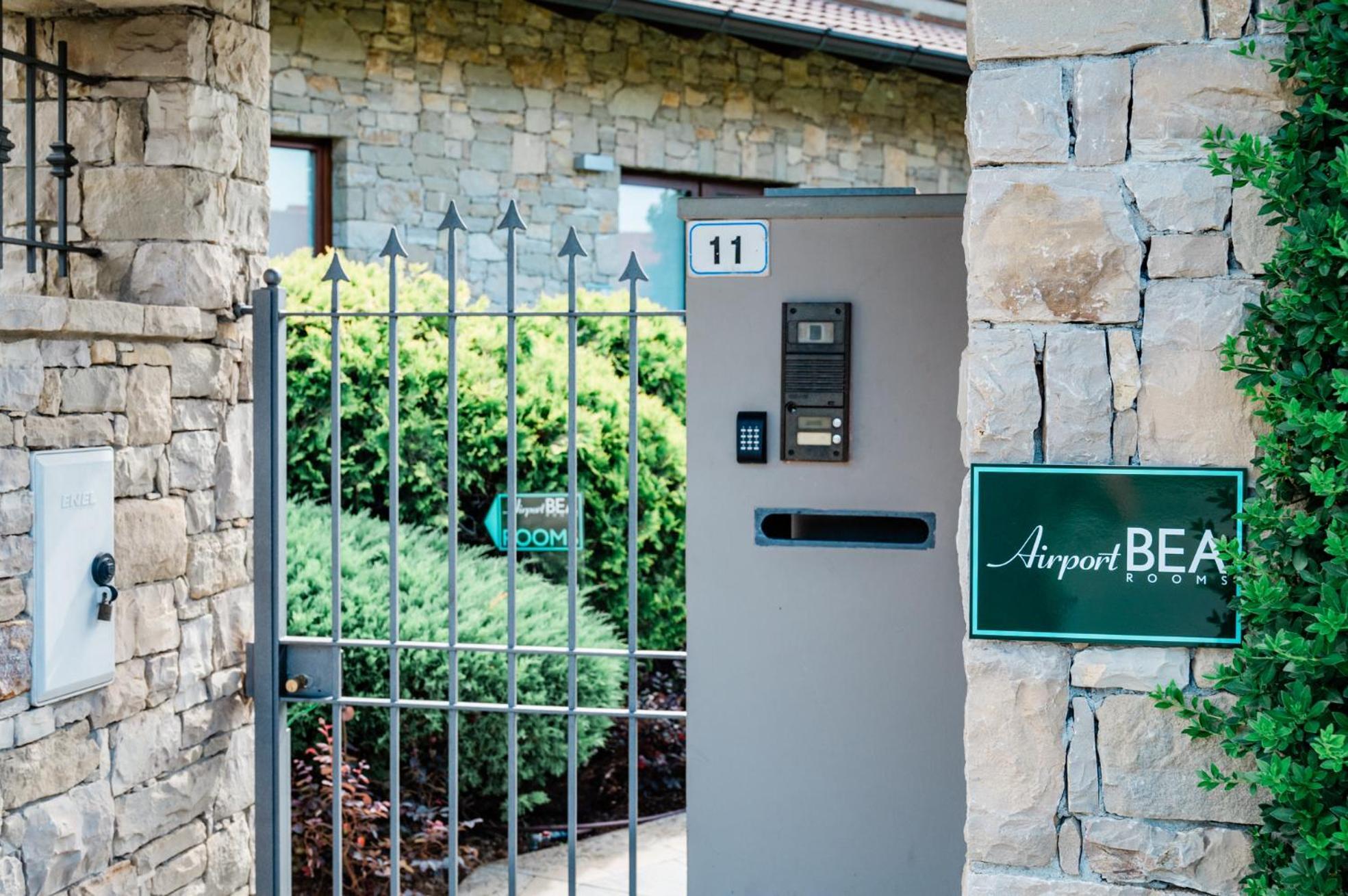 Airport Bea Rooms Azzano San Paolo Exterior foto