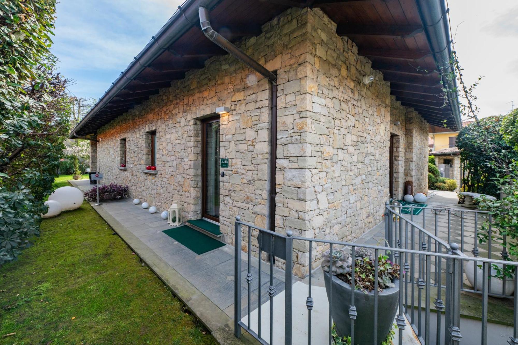 Airport Bea Rooms Azzano San Paolo Exterior foto