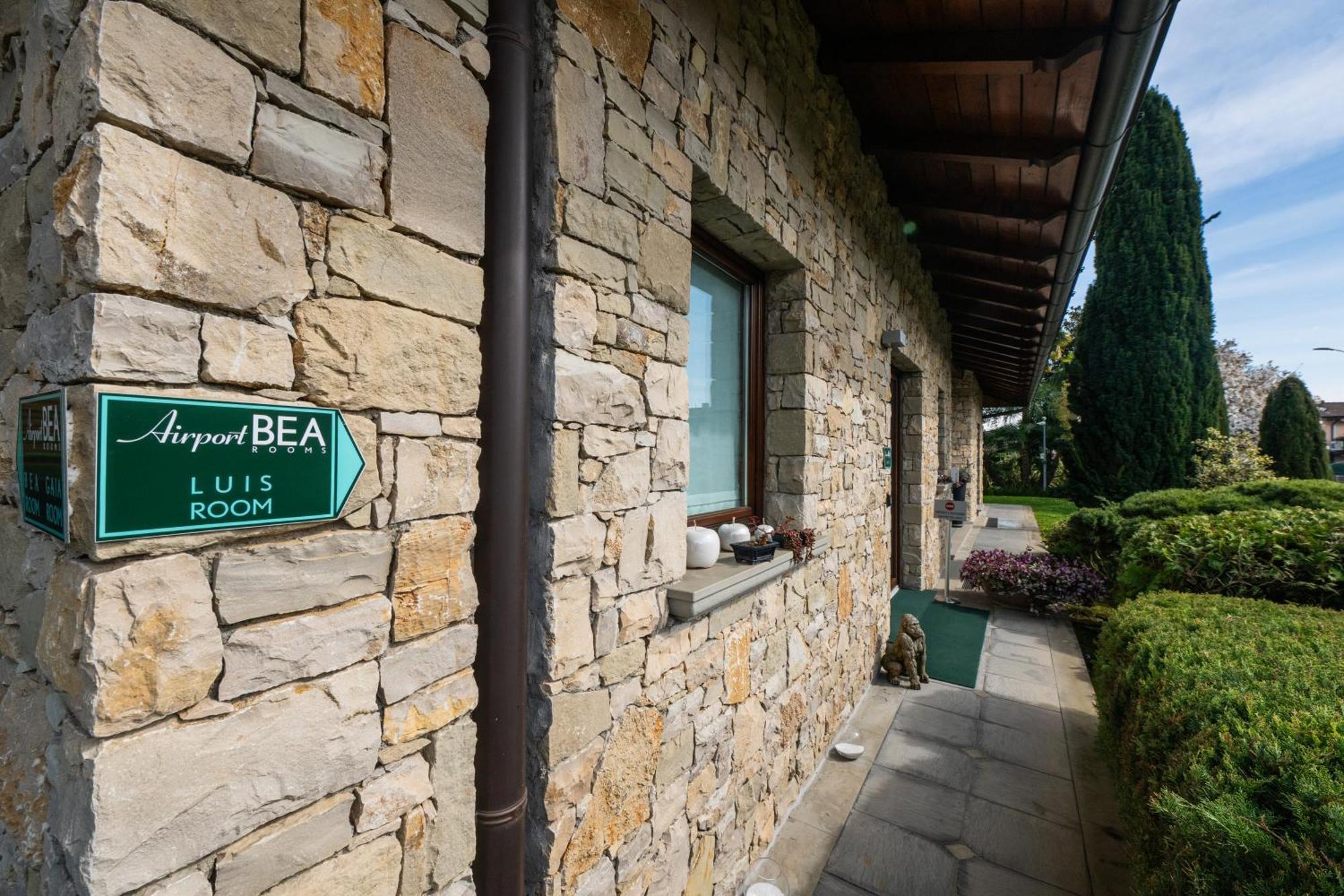 Airport Bea Rooms Azzano San Paolo Exterior foto